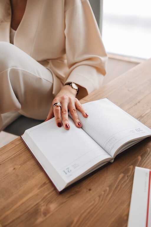 Beginner Guide to Journaling Every Day: Tips and Benefits