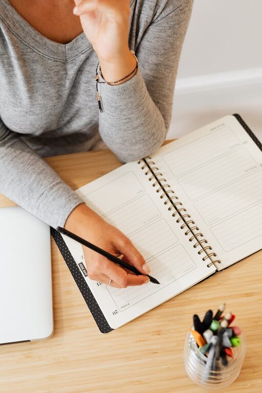 Beginner Guide to Bullet Journaling: Organize Your Life Creatively